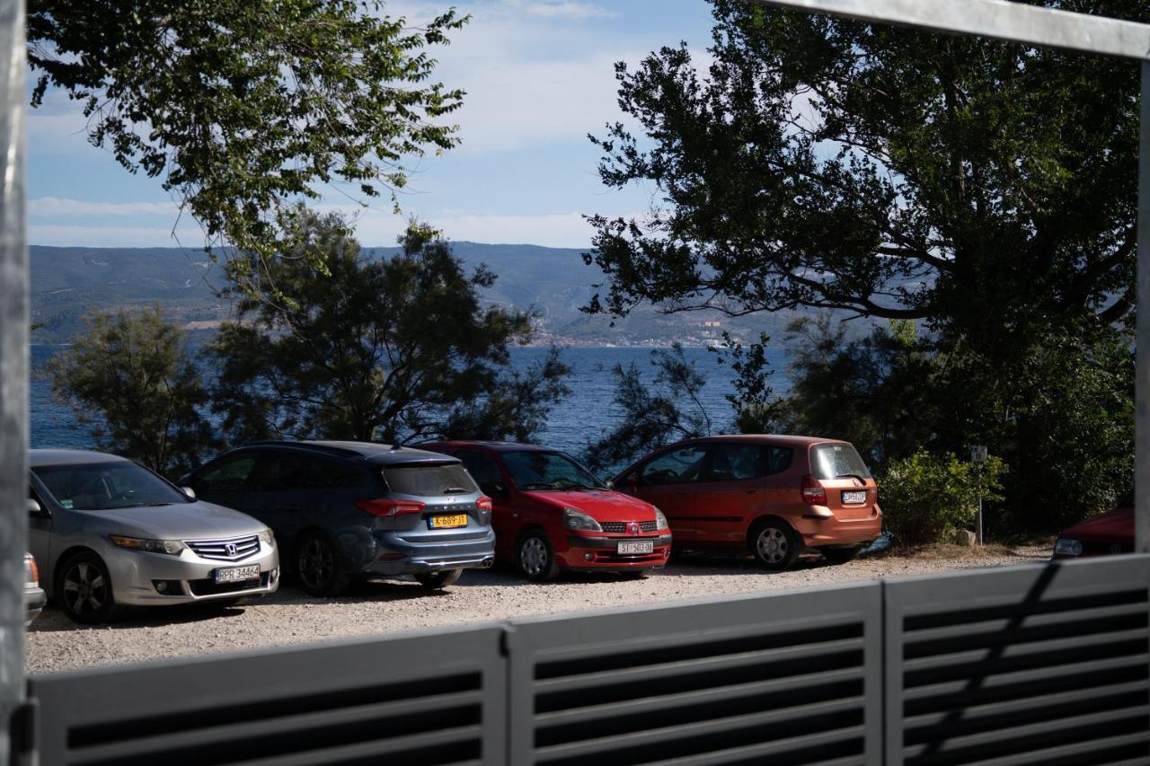 Apartman Dupin Dugi Rat Exteriér fotografie