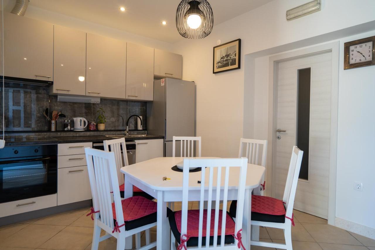 Apartman Dupin Dugi Rat Exteriér fotografie